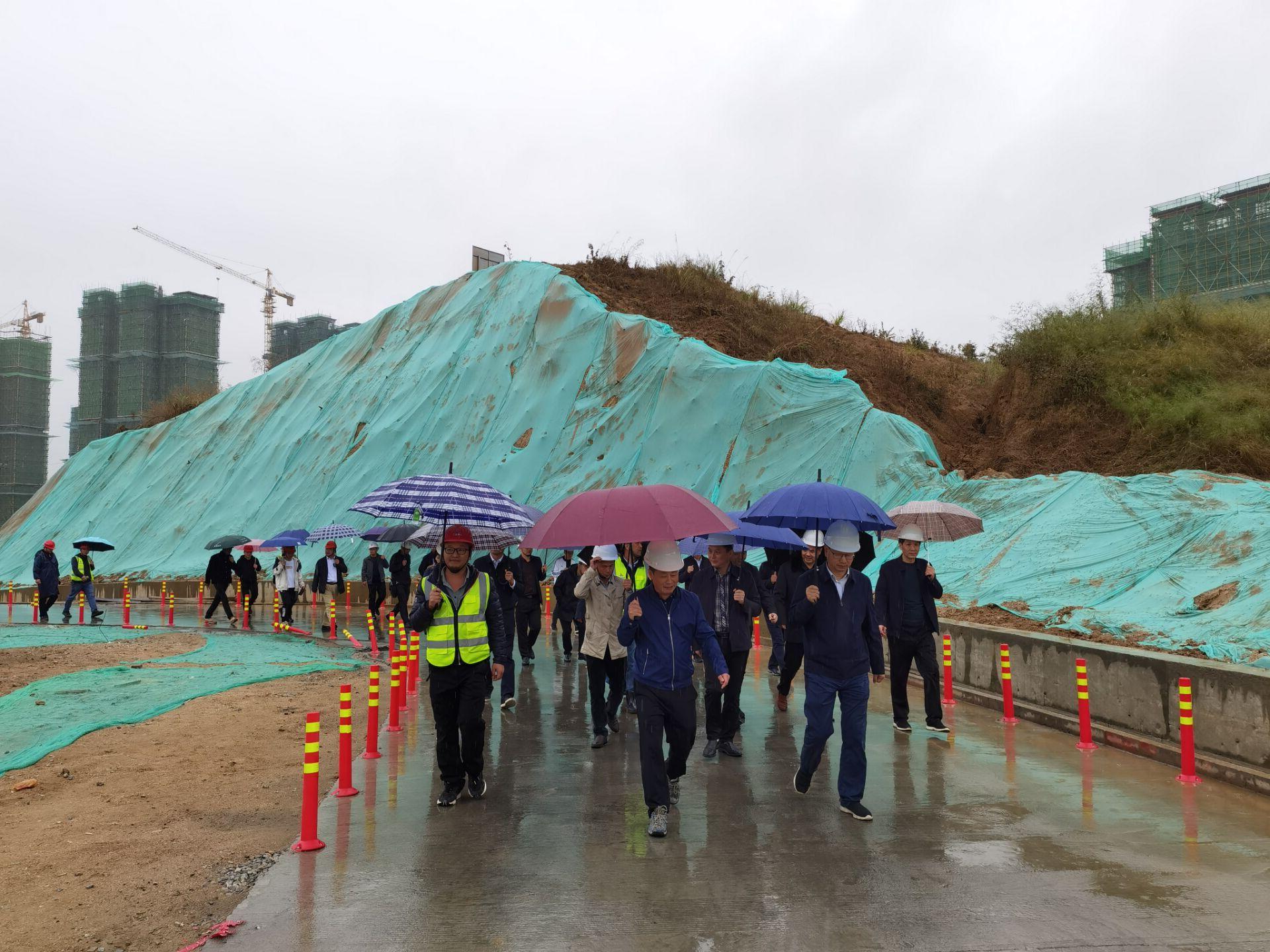 岳西县委书记江春生到安徽建工岳西党校建设项目调研指导